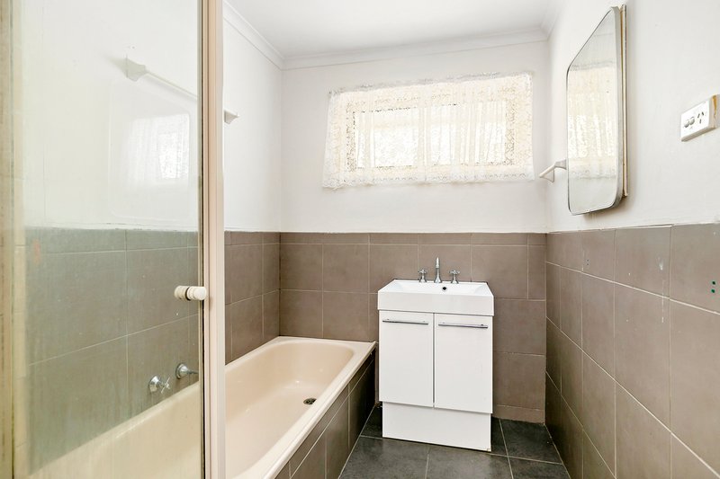 Photo - 16 Lowson Street, Fawkner VIC 3060 - Image 5