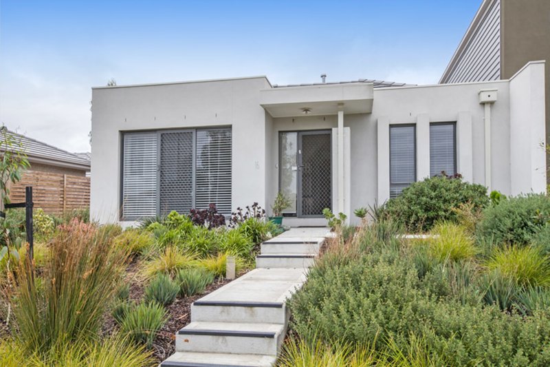 Photo - 16 Lucca Walk, Mernda VIC 3754 - Image 7