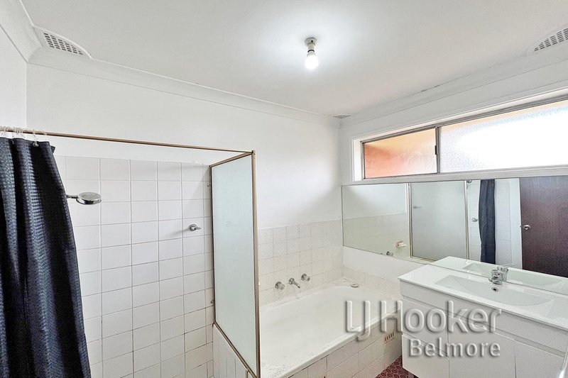 Photo - 16 Lucinda Ave , Georges Hall NSW 2198 - Image 9