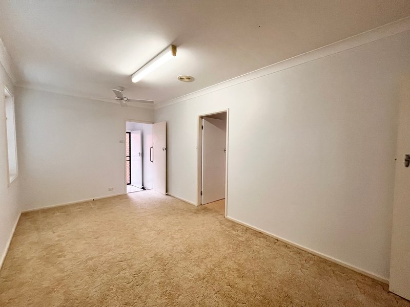 Photo - 16 Lugar Street, Kotara South NSW 2289 - Image 15