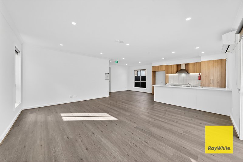 Photo - 16 Lydney Street, Wyndham Vale VIC 3024 - Image 9