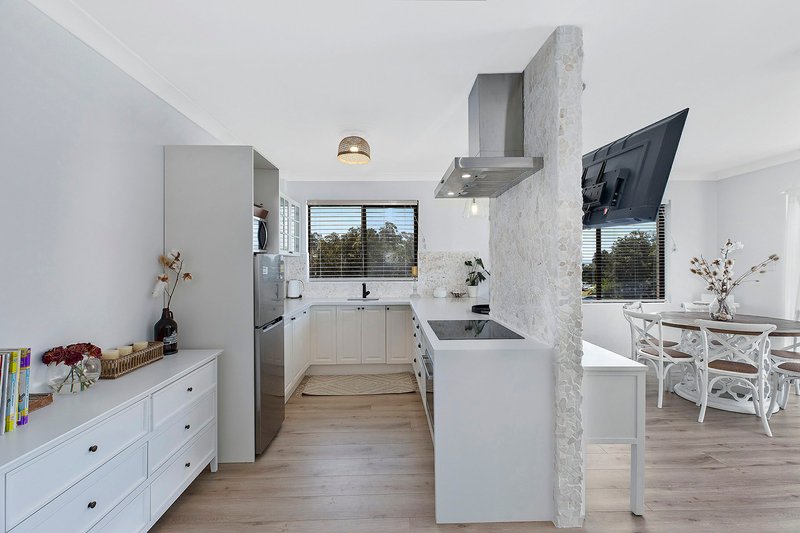 Photo - 1/6 Lynch Crescent, The Entrance North NSW 2261 - Image 4