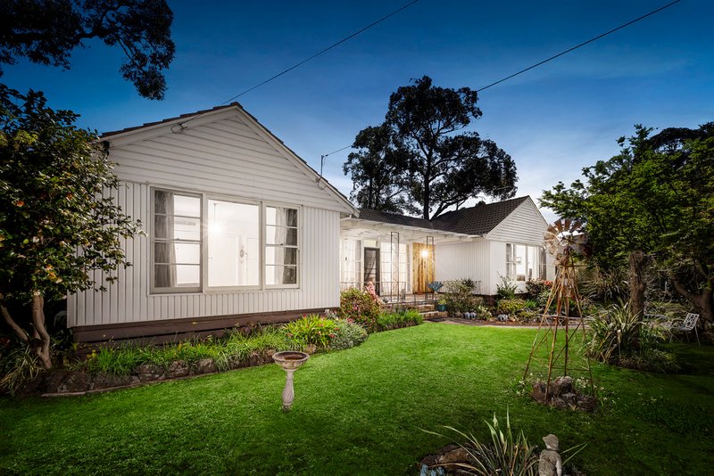 16 Lynwood Avenue, Ringwood East VIC 3135