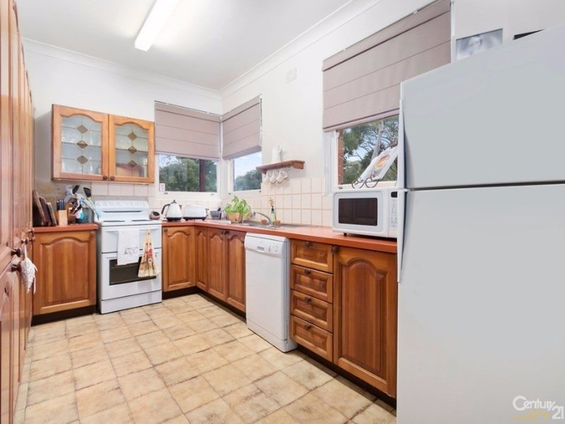 Photo - 16 Macken Crescent, Oatley NSW 2223 - Image 2