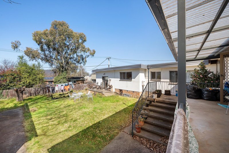 Photo - 16 Mackennal Street, Lyneham ACT 2602 - Image 12