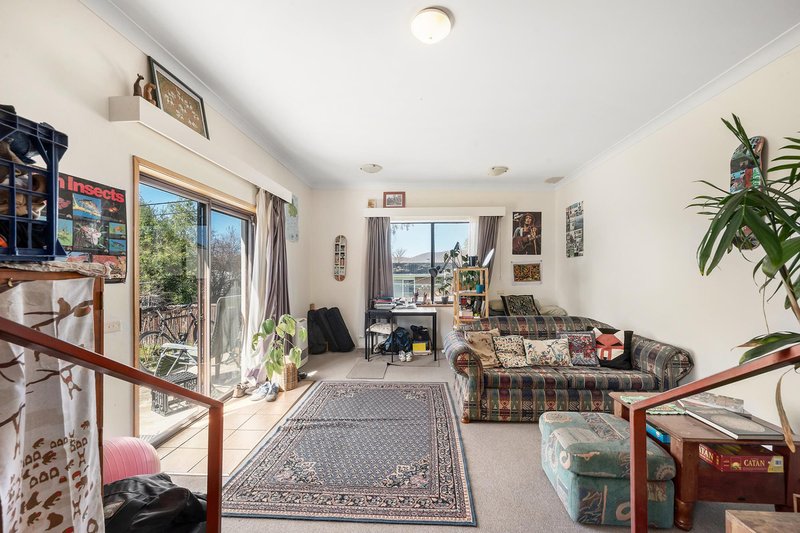 Photo - 16 Mackennal Street, Lyneham ACT 2602 - Image 15