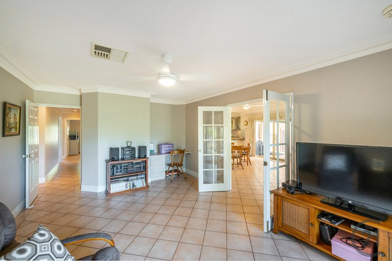 Photo - 16 Macquarie Drive, Coodanup WA 6210 - Image 17