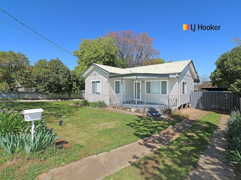 16 Macquarie Street, Mount Austin NSW 2650