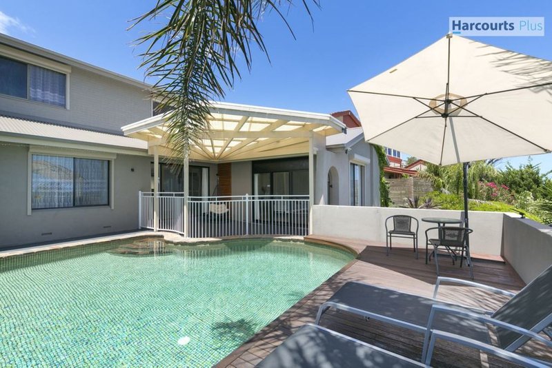 Photo - 16 Madeline Crescent, Hallett Cove SA 5158 - Image 3