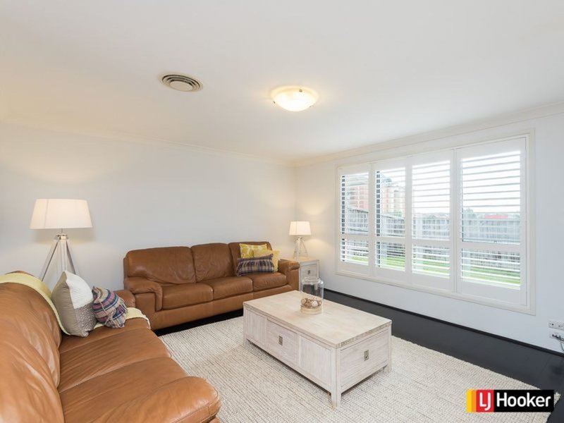 Photo - 16 Magento Place, Prestons NSW 2170 - Image 3