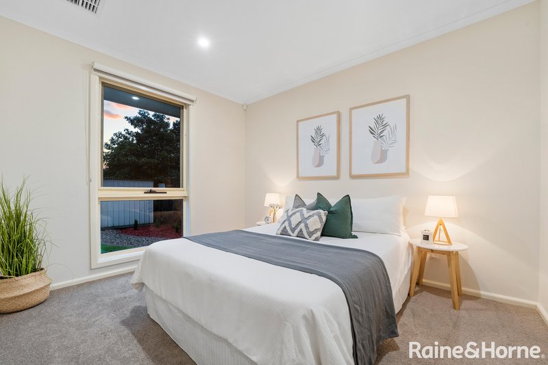 Photo - 16 Magra Place, Roxburgh Park VIC 3064 - Image 8