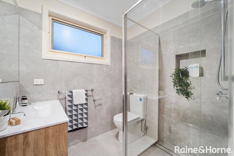 Photo - 16 Magra Place, Roxburgh Park VIC 3064 - Image 11