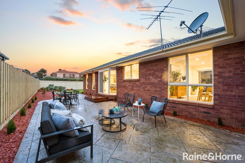 Photo - 16 Magra Place, Roxburgh Park VIC 3064 - Image 13