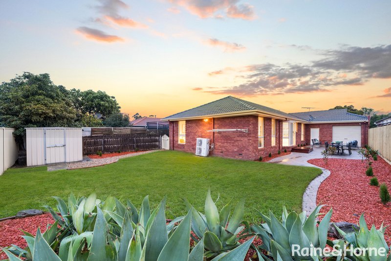 Photo - 16 Magra Place, Roxburgh Park VIC 3064 - Image 14