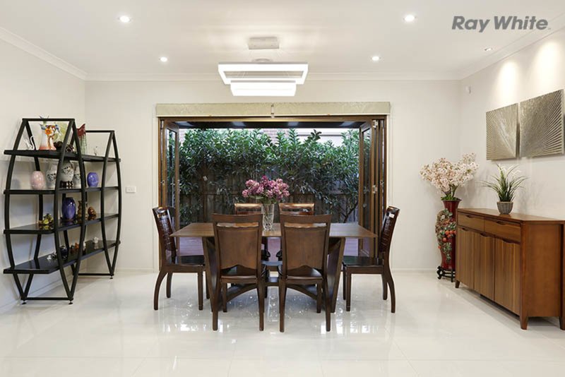 Photo - 16 Maidenhair Drive, Point Cook VIC 3030 - Image 4