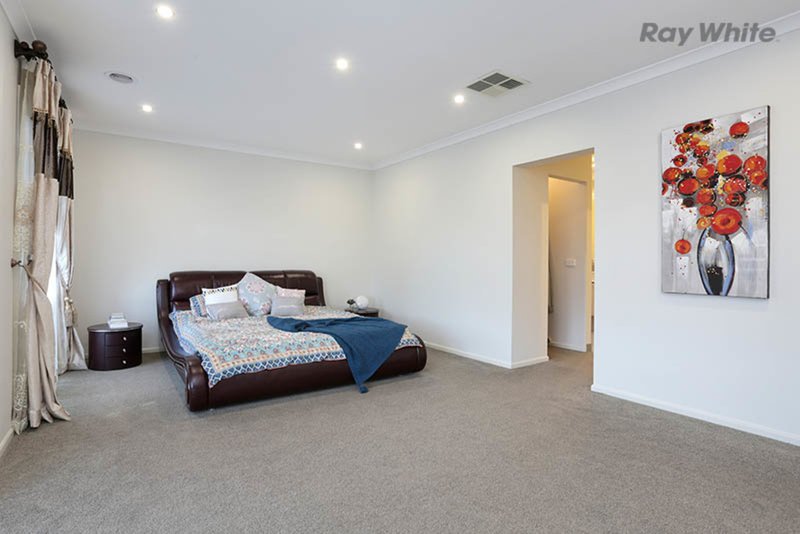 Photo - 16 Maidenhair Drive, Point Cook VIC 3030 - Image 10