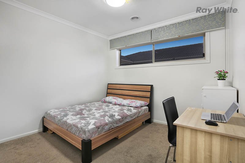 Photo - 16 Maidenhair Drive, Point Cook VIC 3030 - Image 14