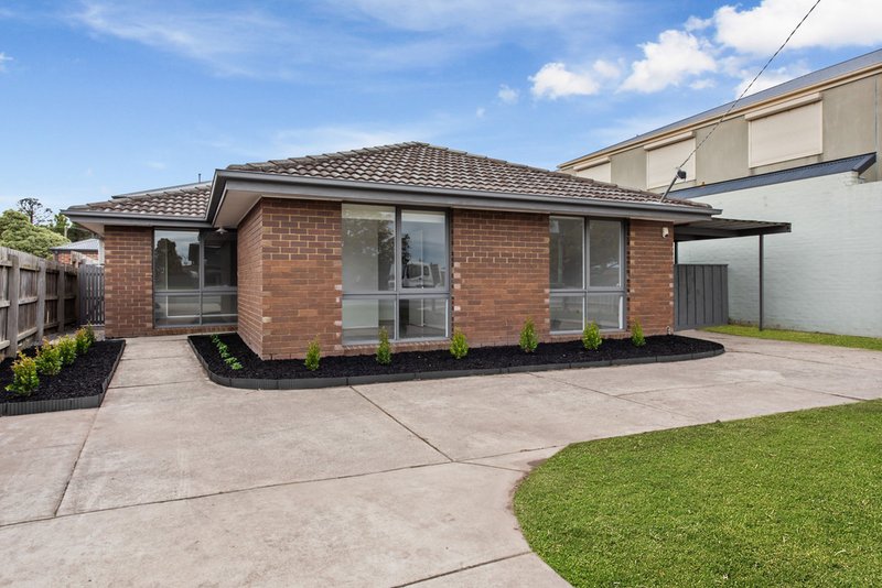 16 Main Street, Pakenham VIC 3810