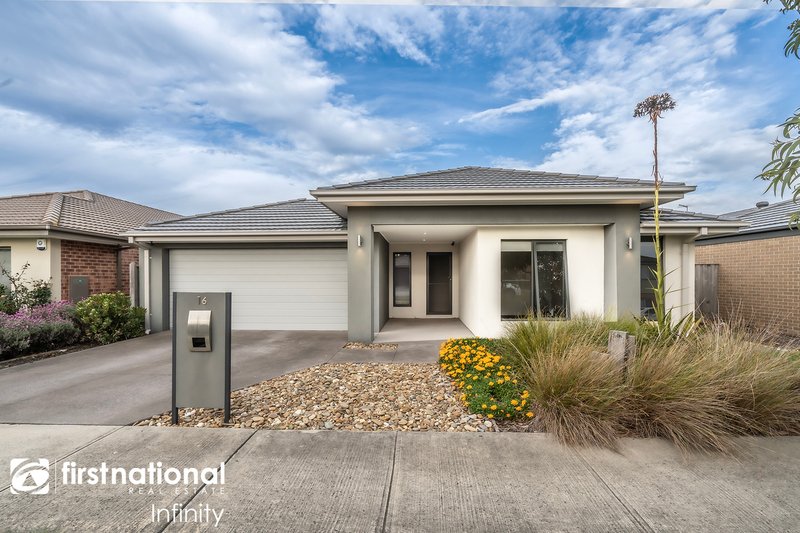 16 Mallard Avenue, Officer VIC 3809