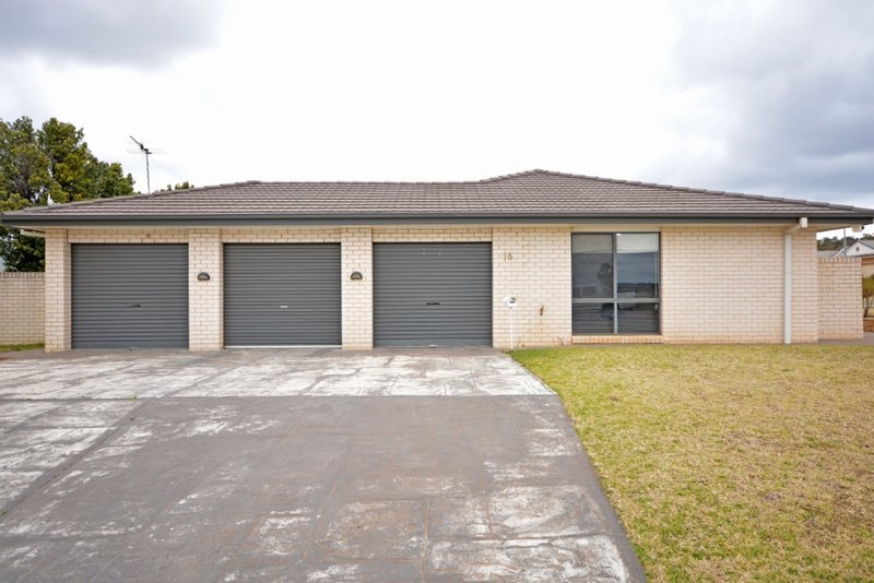 Photo - 16 Manera Street, Griffith NSW 2680 - Image 2