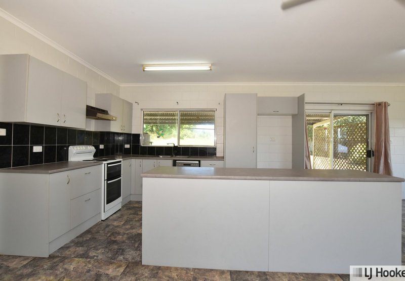 Photo - 16 Maple Terrace, Tully QLD 4854 - Image 12