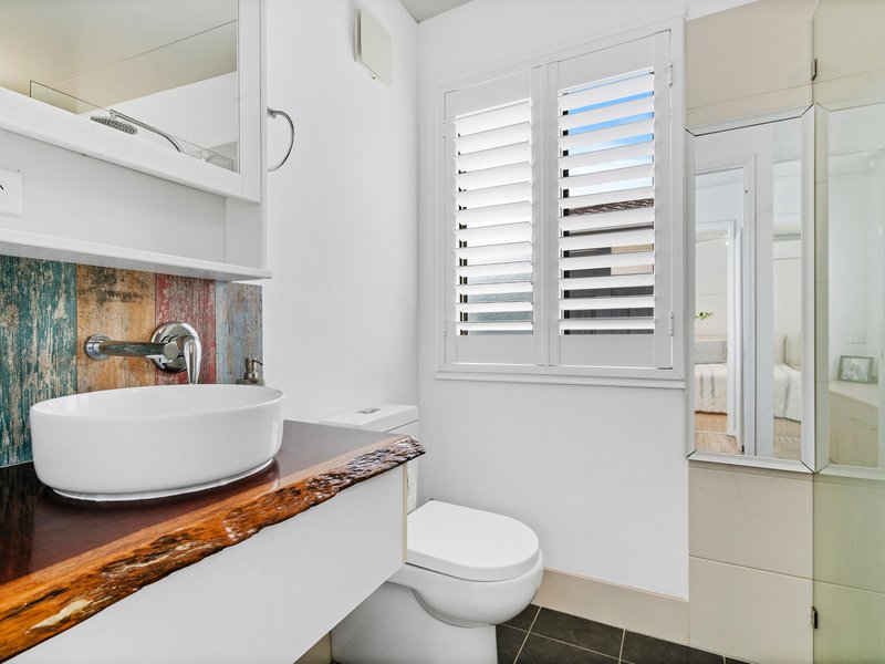 Photo - 16 Mariners Crescent, Banora Point NSW 2486 - Image 10