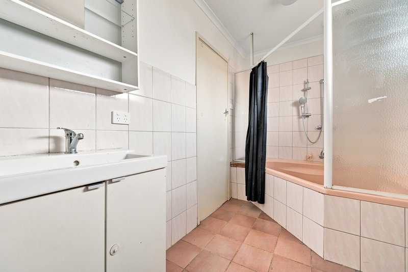 Photo - 16 Marklin Street, Cranbourne VIC 3977 - Image 10