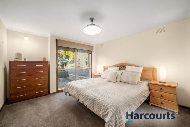 Photo - 16 Marlesford Avenue, Wantirna VIC 3152 - Image 7