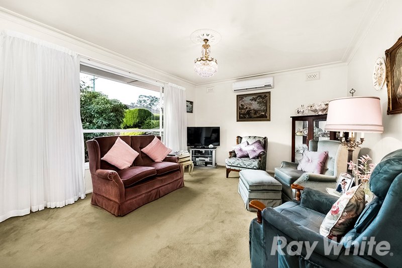 Photo - 16 Marriott Parade, Glen Waverley VIC 3150 - Image 4