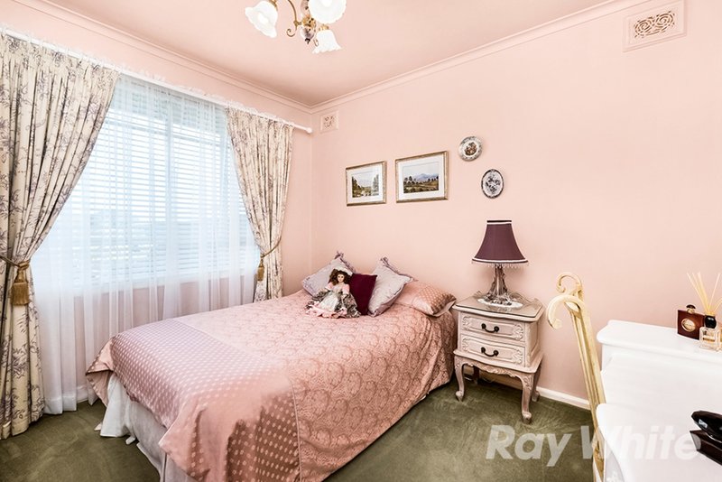 Photo - 16 Marriott Parade, Glen Waverley VIC 3150 - Image 6