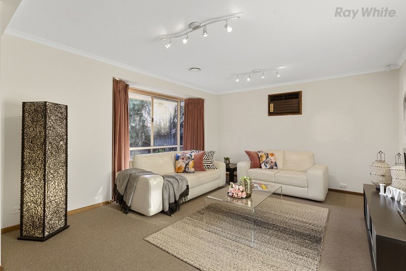 Photo - 16 Marson Court, Pakenham VIC 3810 - Image 4