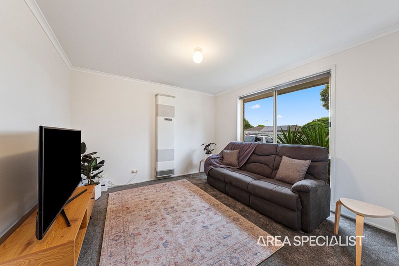 Photo - 16 Martingale Place, Pakenham VIC 3810 - Image 2