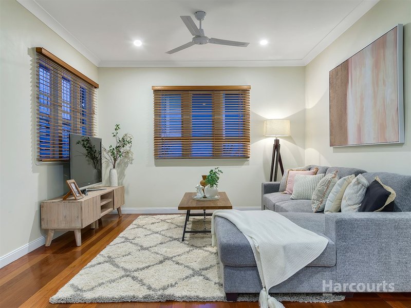 Photo - 16 Marvin Street, Holland Park West QLD 4121 - Image 2