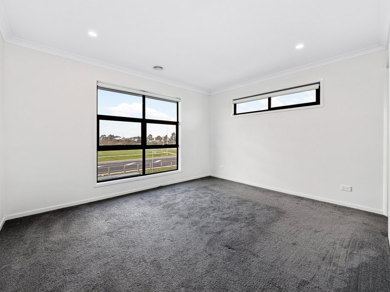 Photo - 16 Mattamber Street, Clyde North VIC 3978 - Image 7