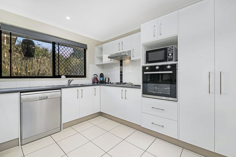 Photo - 16 Matthews Crescent, Pimpama QLD 4209 - Image 6