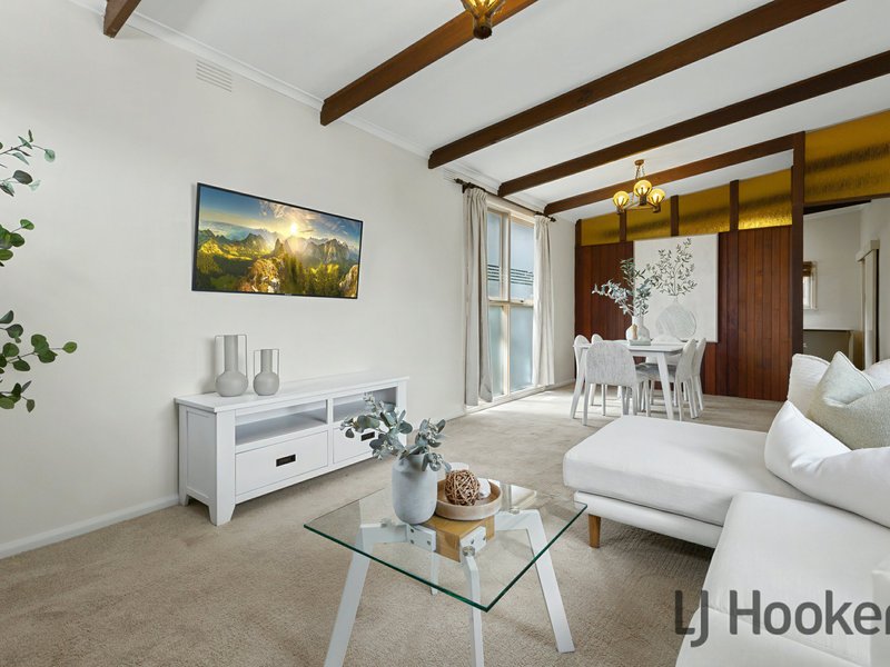 Photo - 16 Mccomb Crescent, Bayswater VIC 3153 - Image 3