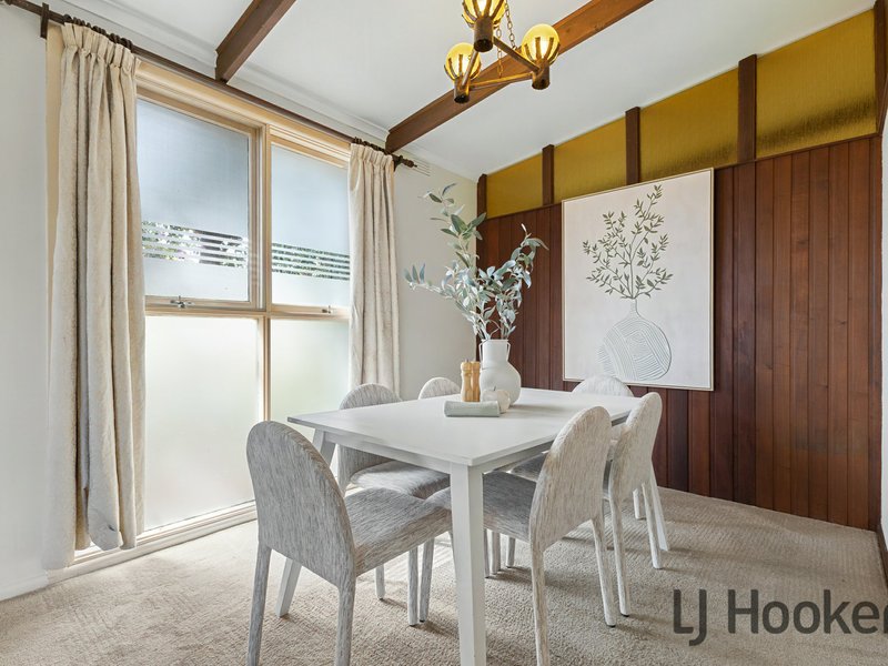 Photo - 16 Mccomb Crescent, Bayswater VIC 3153 - Image 4