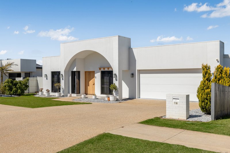 Photo - 16 Mcgrory Drive, Kearneys Spring QLD 4350 - Image 2