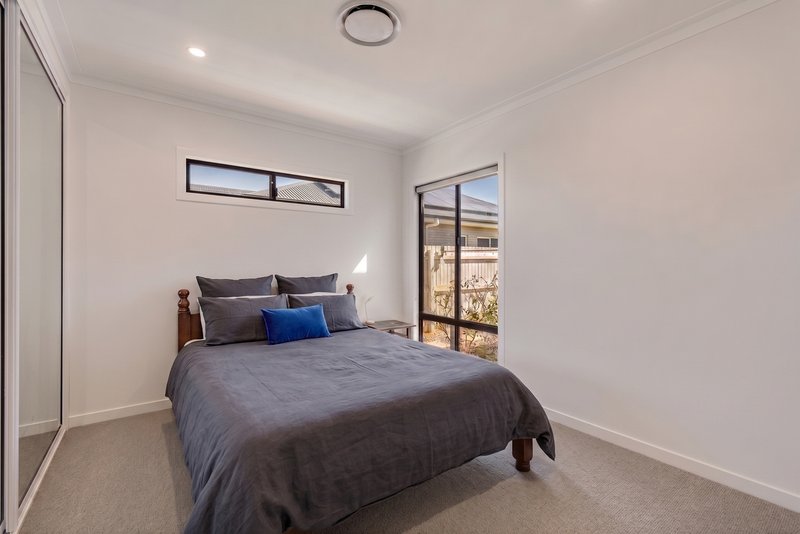 Photo - 16 Mcgrory Drive, Kearneys Spring QLD 4350 - Image 5