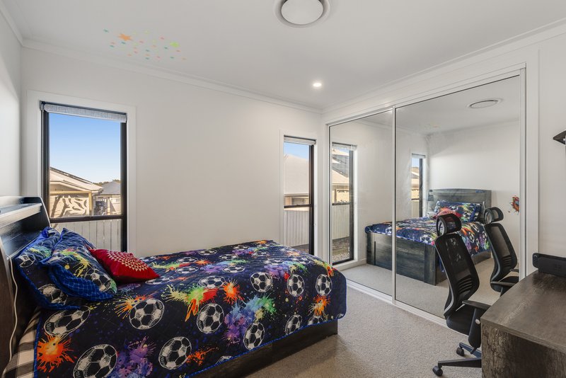 Photo - 16 Mcgrory Drive, Kearneys Spring QLD 4350 - Image 6