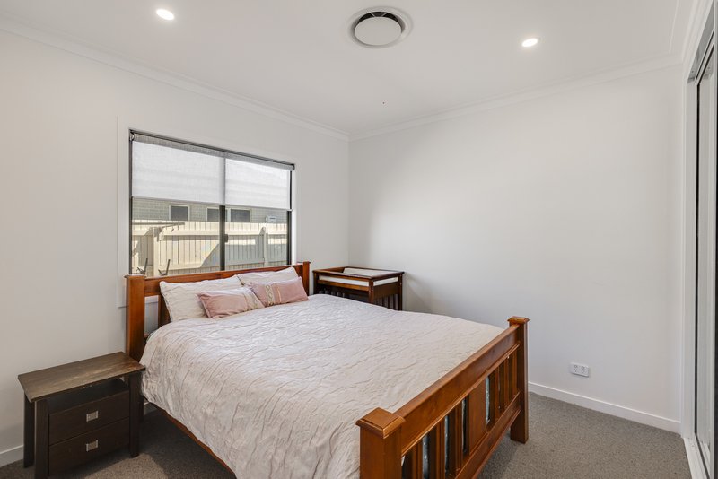 Photo - 16 Mcgrory Drive, Kearneys Spring QLD 4350 - Image 7