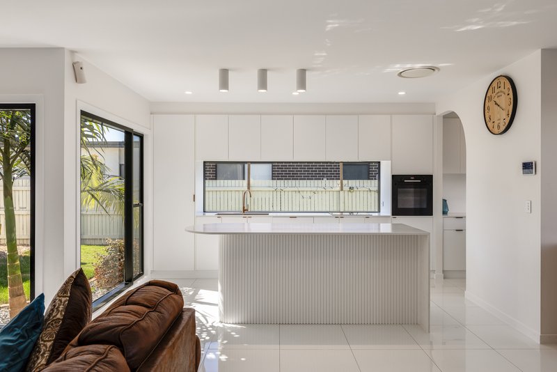 Photo - 16 Mcgrory Drive, Kearneys Spring QLD 4350 - Image 15