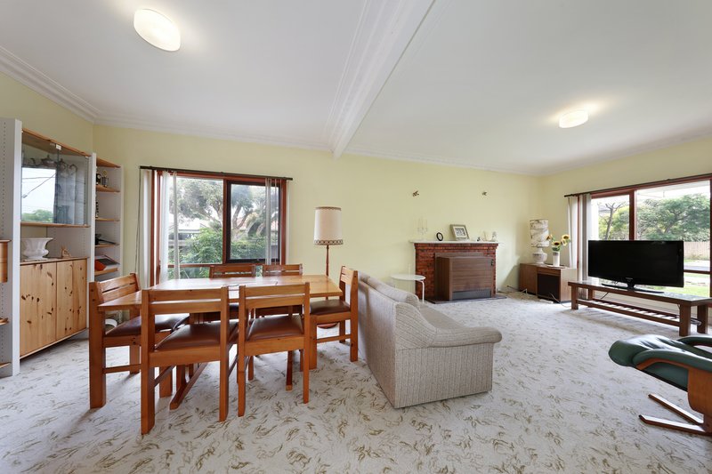 Photo - 16 Mckittrick Road, Bentleigh VIC 3204 - Image 5