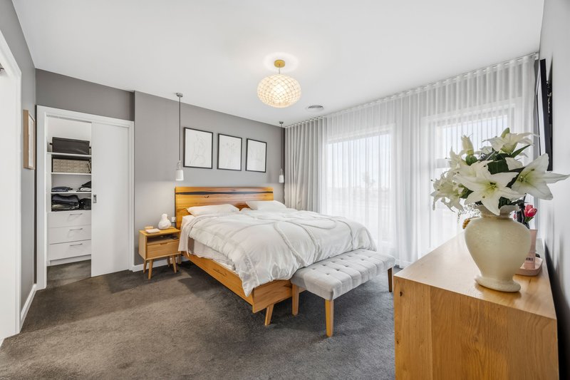 Photo - 16 Mcleod Crescent, Lucas VIC 3350 - Image 13