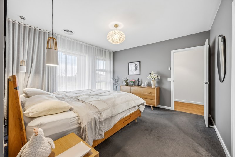 Photo - 16 Mcleod Crescent, Lucas VIC 3350 - Image 14