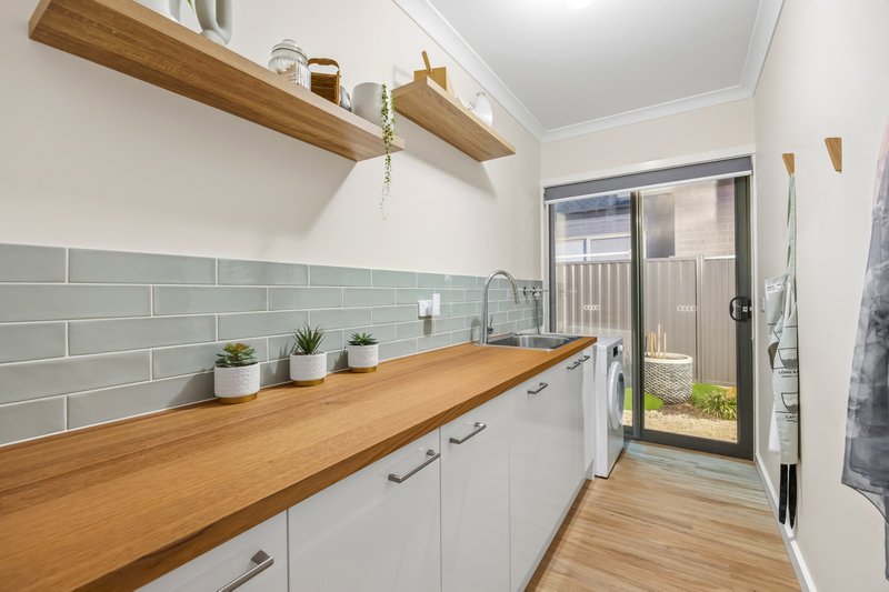 Photo - 16 Mcleod Crescent, Lucas VIC 3350 - Image 16