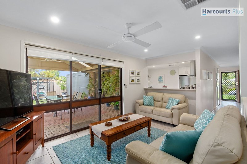 Photo - 16 Medway Street, Hallett Cove SA 5158 - Image 13