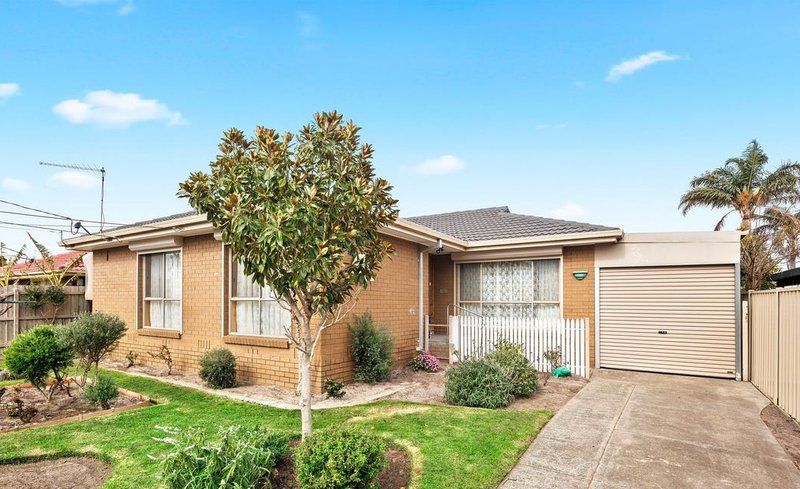 Photo - 16 Melanie Close, Keysborough VIC 3173 - Image 2