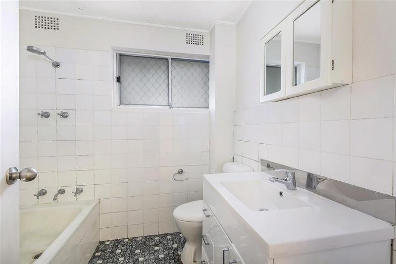 Photo - 1/6 Mia Mia Street, Girraween NSW 2145 - Image 7