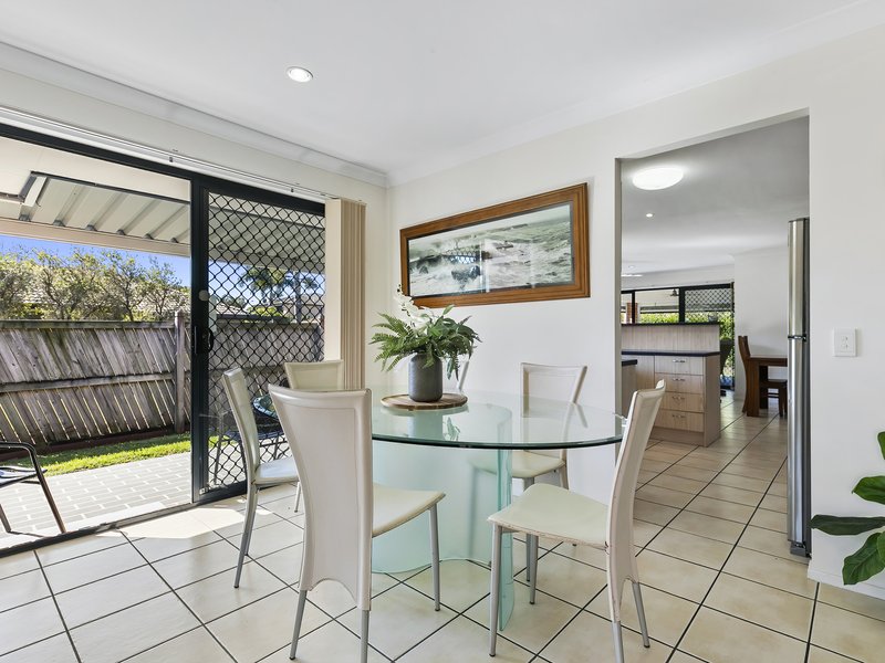 Photo - 16 Middle Cove Court, Sandstone Point QLD 4511 - Image 7